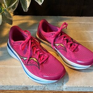 Men’s Saucony Endorphin Speed 3 size 12.5